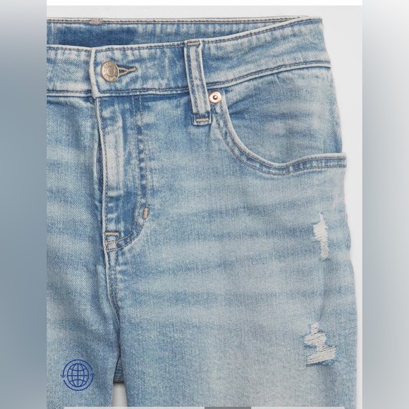 GAP Mid Rise Distressed Denim Bermuda
Shorts with Washwell - Picture 4 of 6